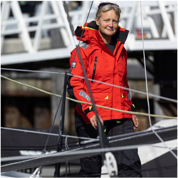 2024 Helly Hansen Womens Skagen Offshore Sailing Jacket & Trouser Combi Set 3425634257 - Ebony / Alert Red